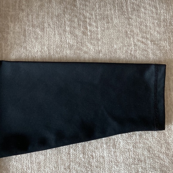 Calvin Klein black pullover in a size large. - Picture 2 of 4